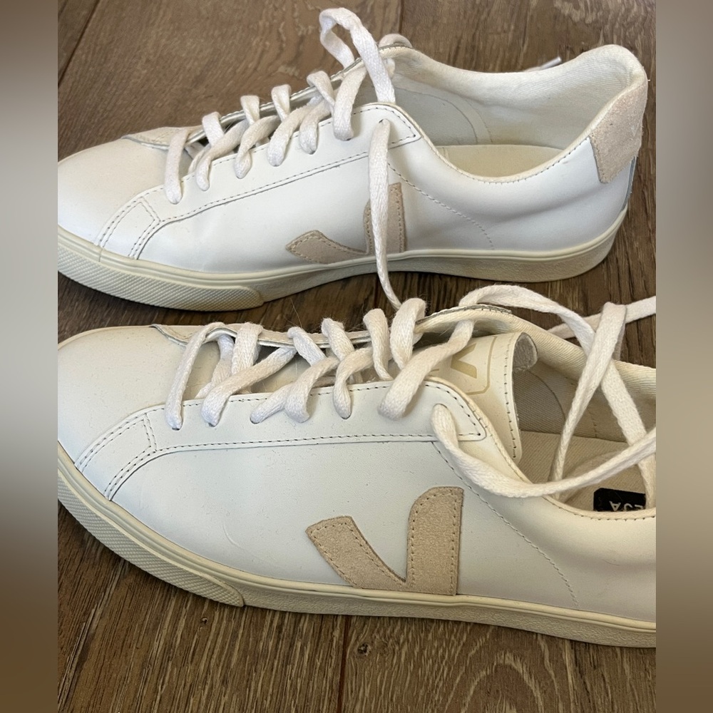 Vejas, like new! Beige, size 9! Offers welcome!